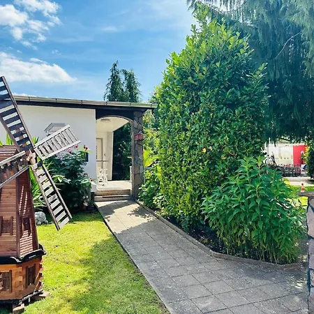 Fuer Drei Personen Mit Terrasse 